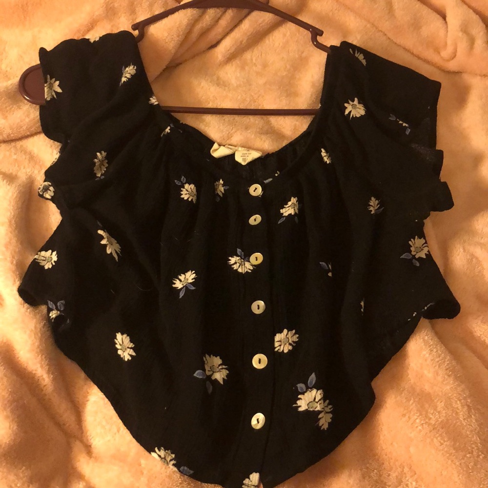 Off the shoulders crop top
